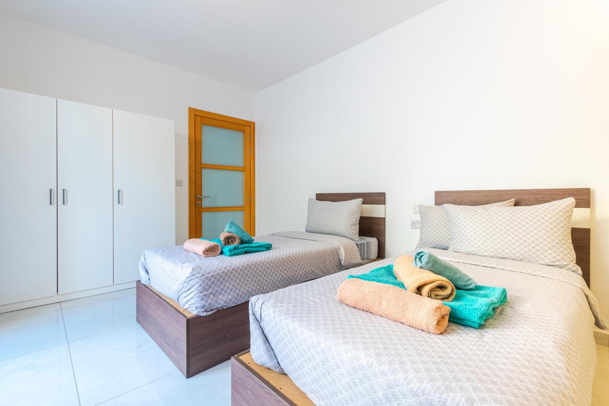New Spacious 3 Bdr 2 Bth Bugibba S St. Paul's Bay