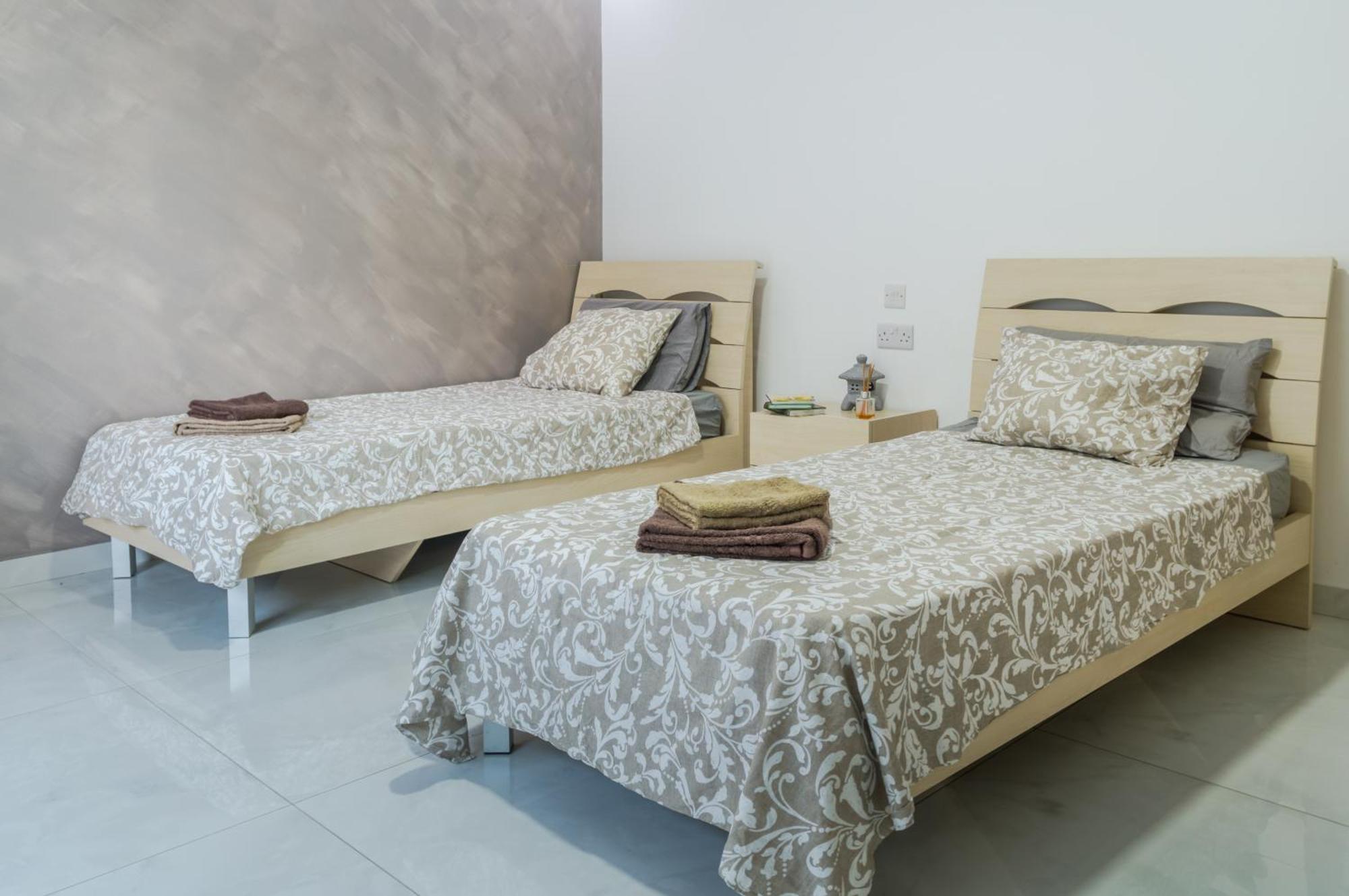 New Spacious 3 Bdr 2 Bth Bugibba S *