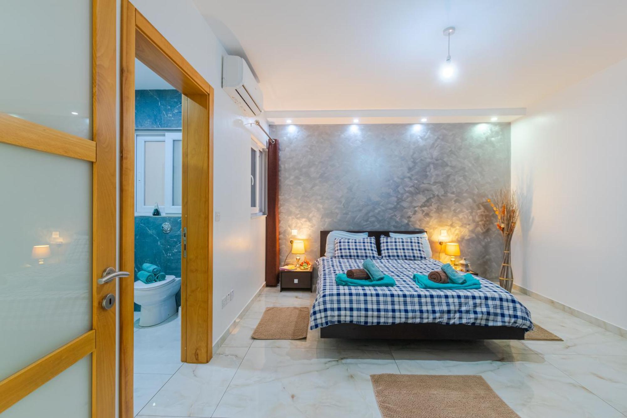 Apartment New Spacious 3 Bdr 2 Bth Bugibba S St. Paul's Bay