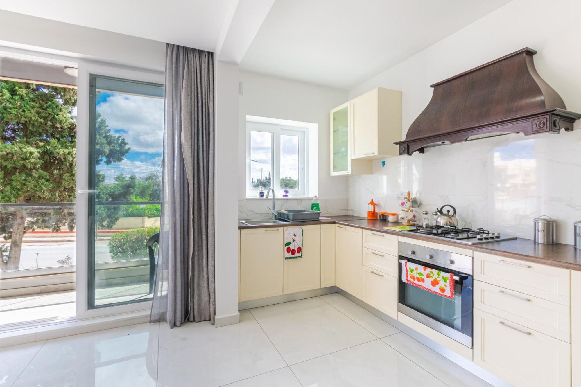 New Spacious 3 Bdr 2 Bth Bugibba S